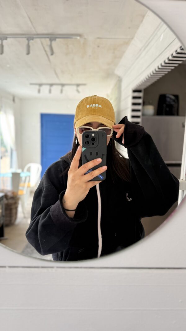 Gorro fan mostaza / celeste